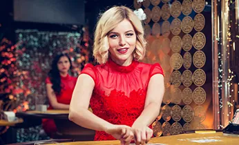 Hình ảnh hỗ trợ khách hàng và liên hệ blue88